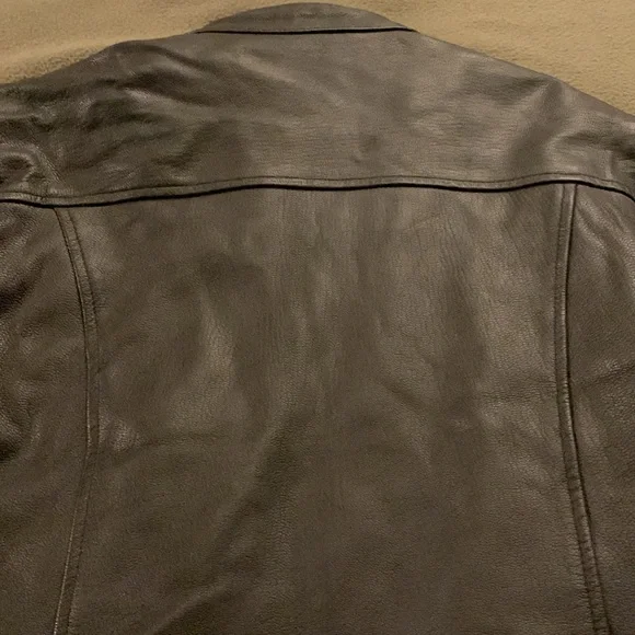 Mossi black leather jacket. Size 14. Armpit to armpit is approx 21 inches - Picture 11 of 13